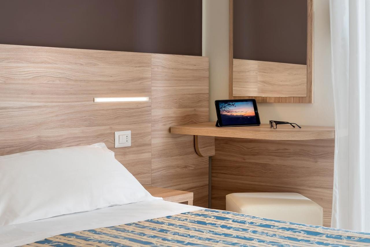 Hotel Sole Mio Rimini Eksteriør bilde